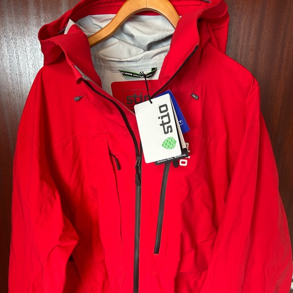 Stio Men's 100% Nylon Rain Jacket Red Waterproof Pockets Soft Shell Full Zip XL - Picture 1 of 14